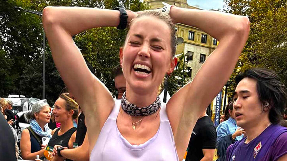 4EVA - Amber Heard, prima mezza maratona sotto l'ora e 40