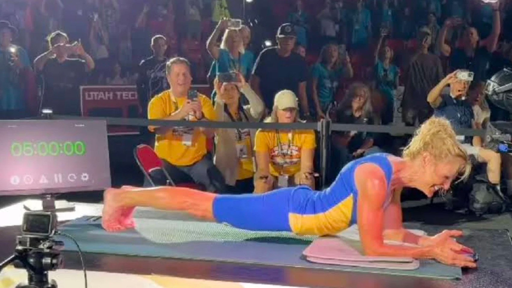 4EVA - Record di plank femminile- 5 ore per DonnaJean Wilde