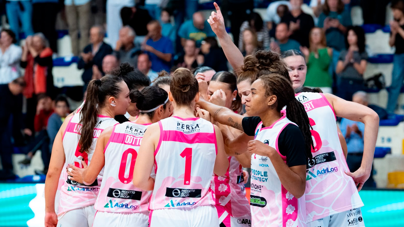 4EVA - Roseto-Livorno 79-74- Landrum e Reichert, prima vittoria